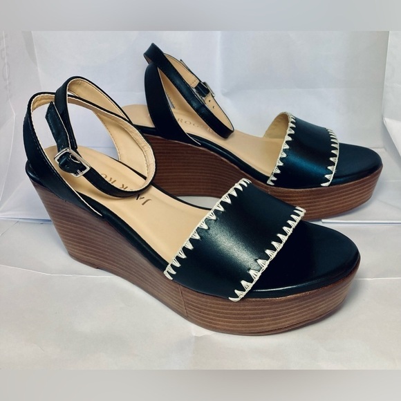 Jack Rogers Shoes - NWOB Jack Rogers black and white platform sandals - size 8